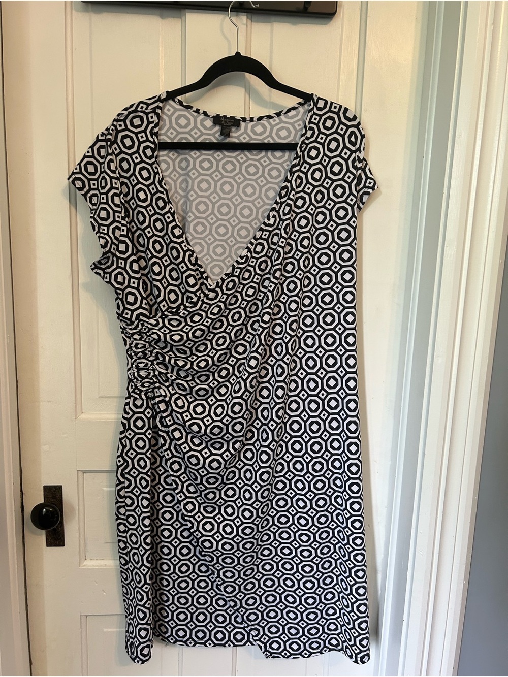 Women's Black and White Geometric V-Neck Midi Dress from Macy’s